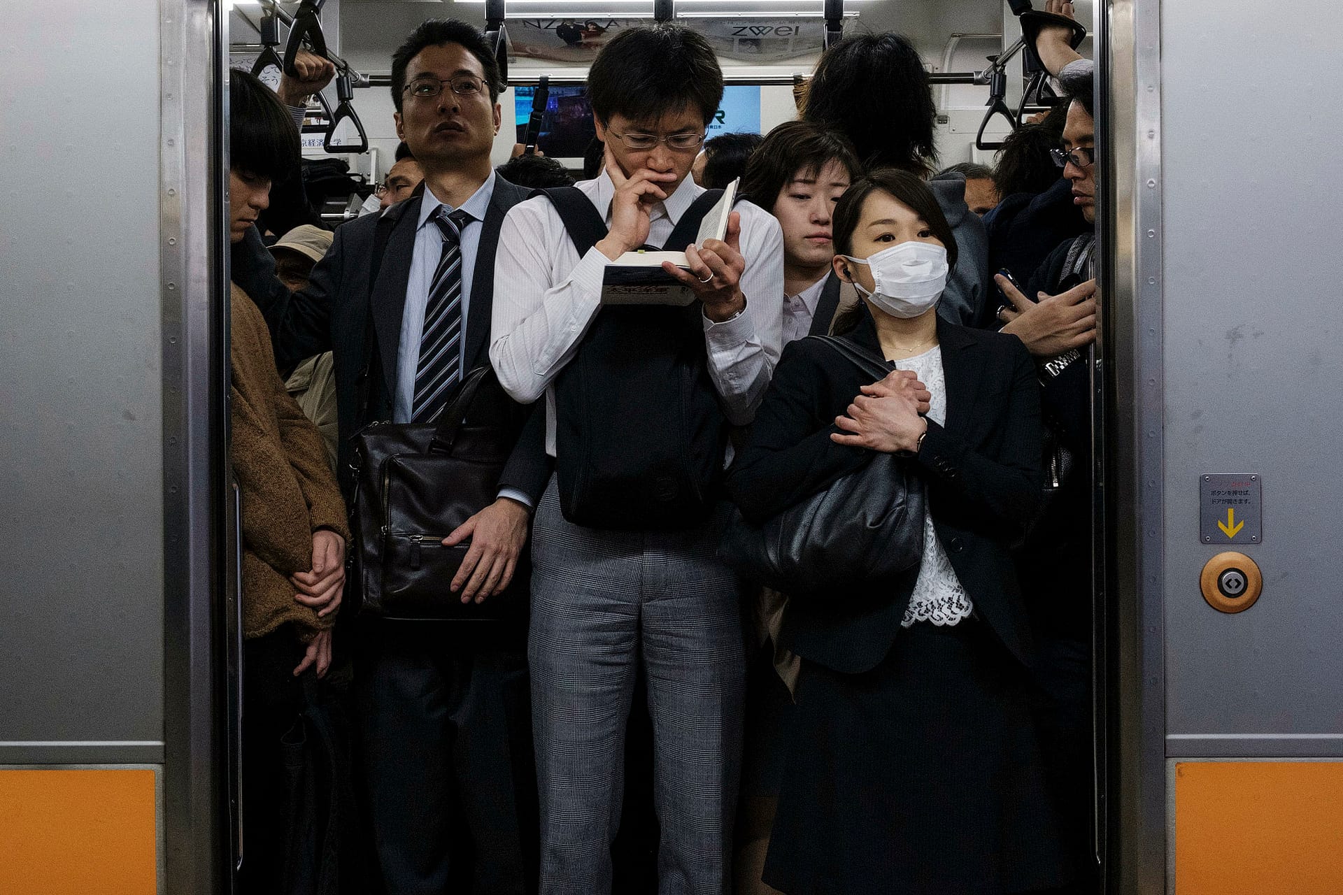 28 Japan Street Photography with Fujifilm X-Pro2