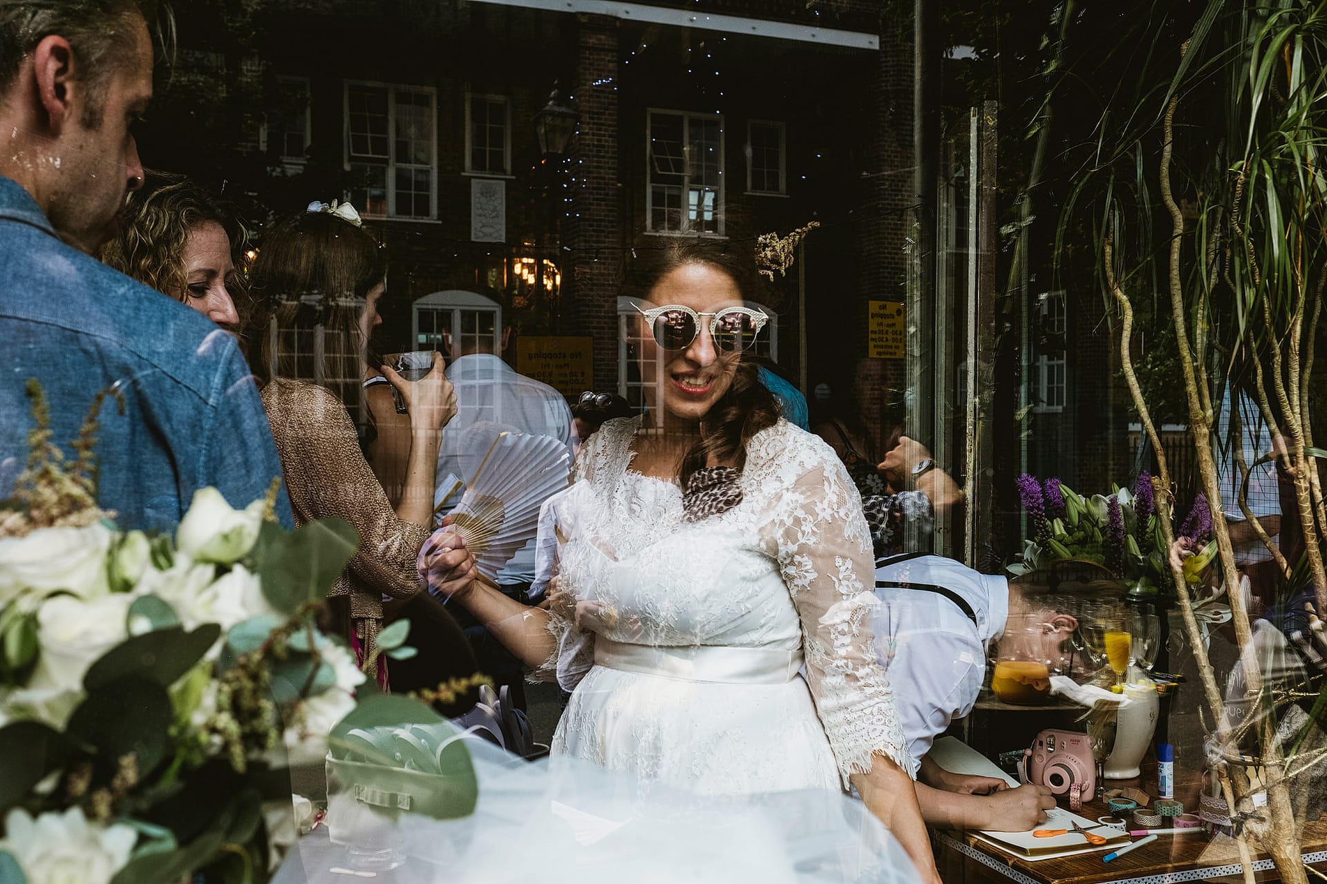 Island Queen Pub Wedding Photographer