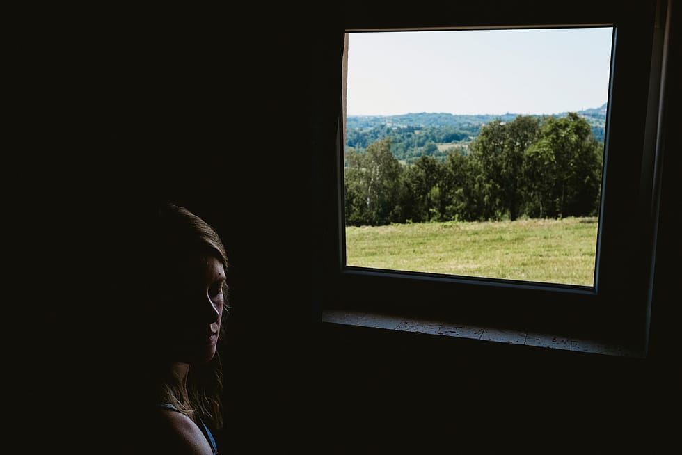 Bridal preparations inside Villa Love, Krakow