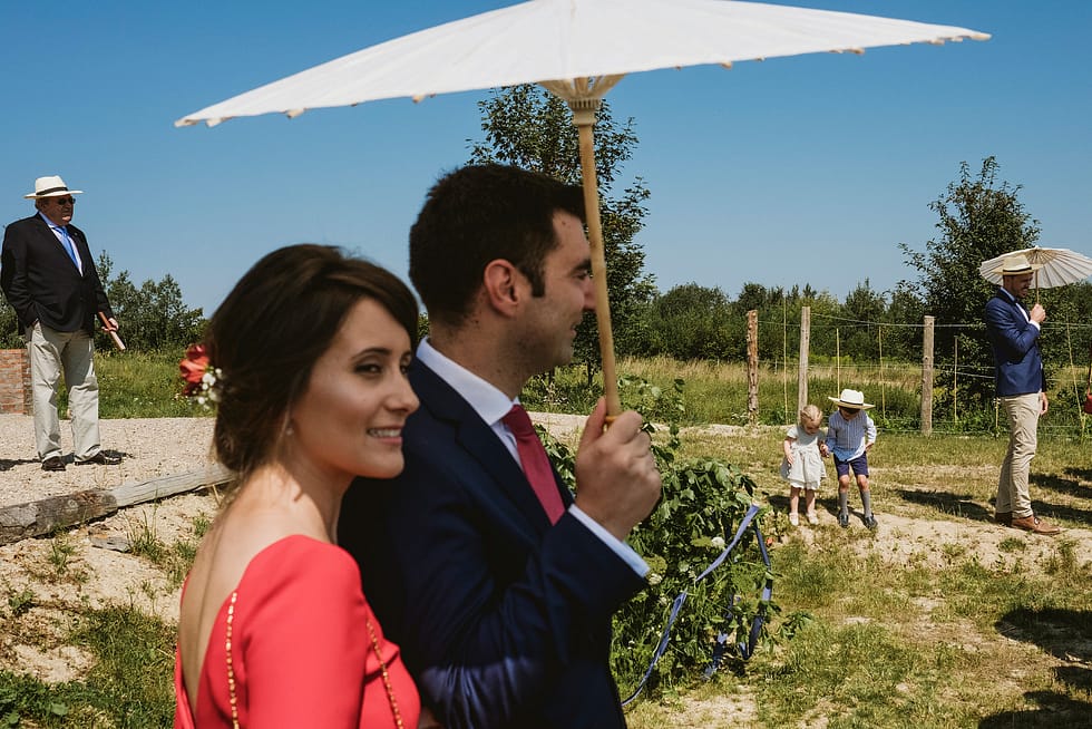 Street-style documentary wedding photograph at Villa Love, Krakow