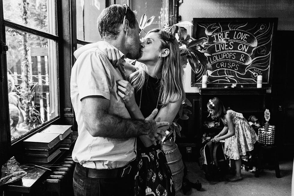 Island Queen Pub Wedding Photographers